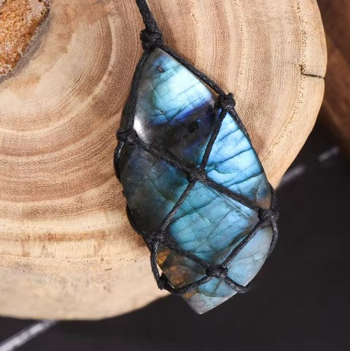 PrimeLuxe™ Dragon Heart Labradorite Necklace