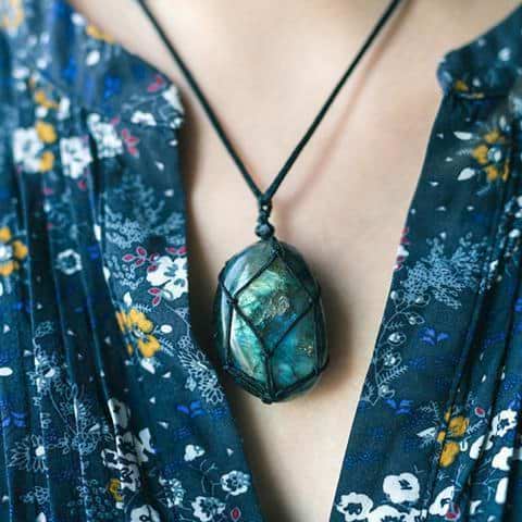PrimeLuxe™ Dragon Heart Labradorite Necklace